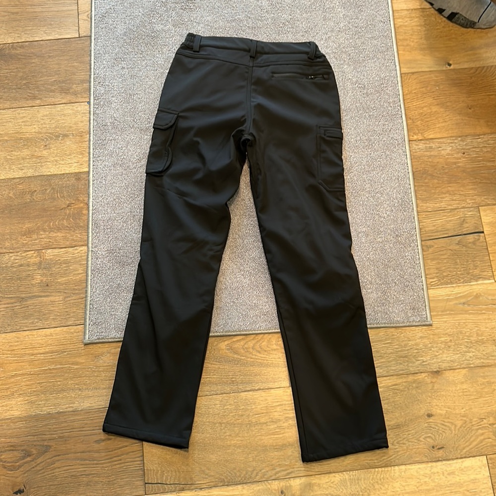 black snowboarding pants (lightweight)